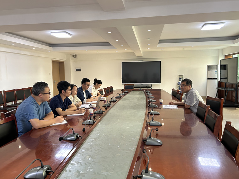 智慧城市工程学院召开新学期第一次院务会