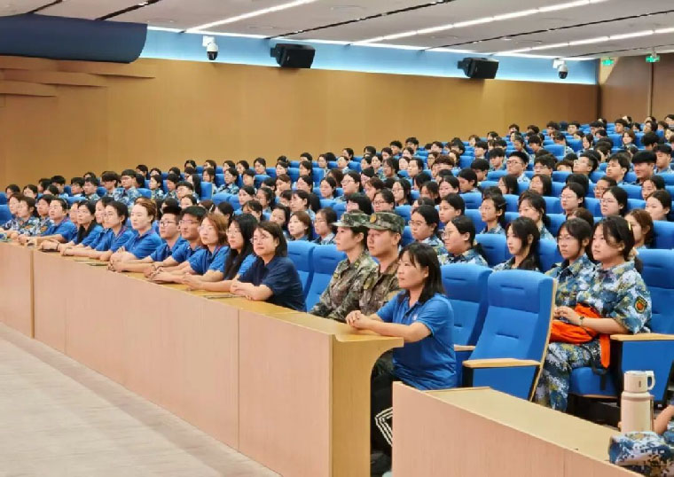 国际商学院召开2025级新生军训动员大会