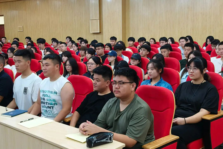 信息科学与工程学院2025级专升本新生专业培训会圆满落幕