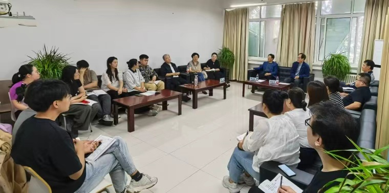 影视学院召开学科建设专题会议