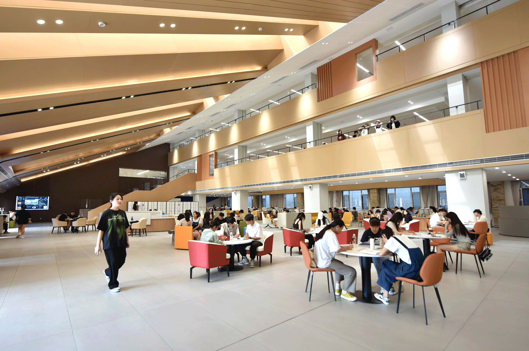 雷竞技的赛事积分5000㎡高颜值“阅享空间”开放啦